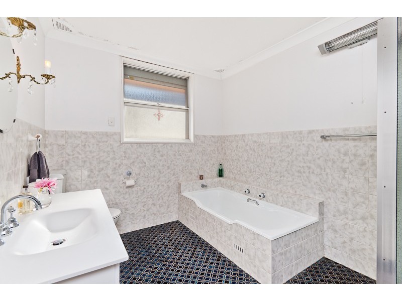 27 Dorking Road, Cabarita NSW 2137