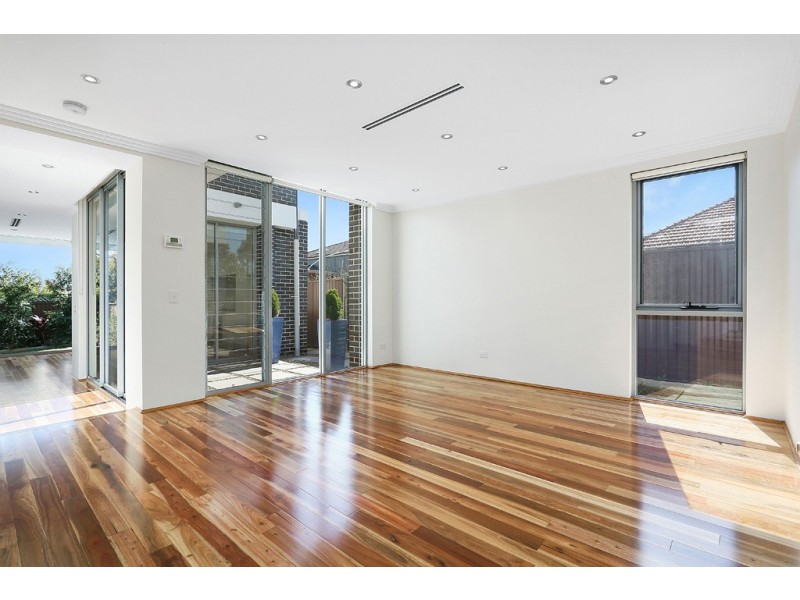 1/2 Tenterfield Street, North Strathfield NSW 2137