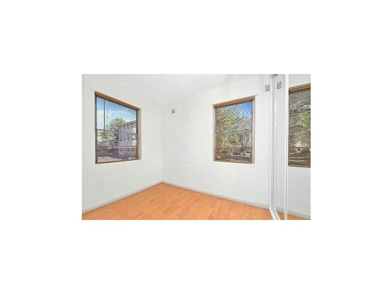 3/8 Marlene Crescent, Greenacre NSW 2190
