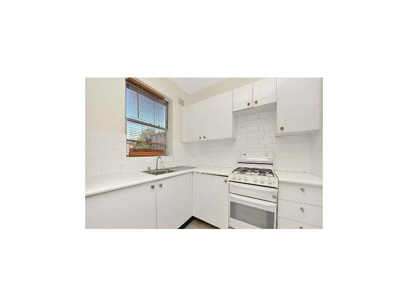 3/8 Marlene Crescent, Greenacre NSW 2190