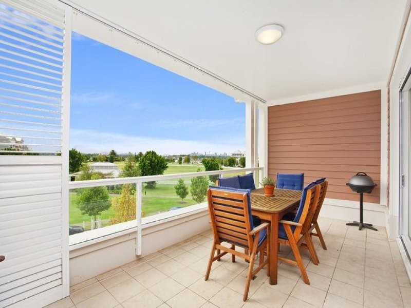 33/28 VILLAGE DRIVE, Breakfast Point NSW 2137