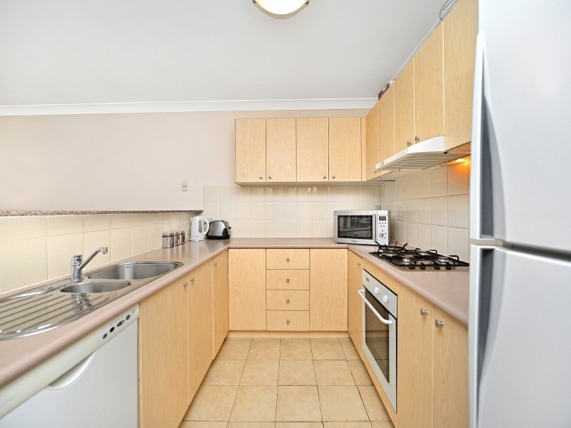2/1 Bradley Pl, Liberty Grove NSW 2138
