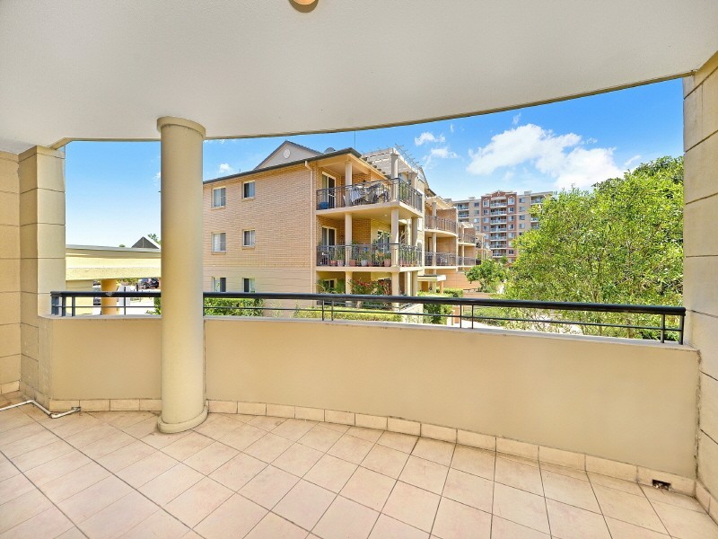 2/1 Bradley Pl, Liberty Grove NSW 2138