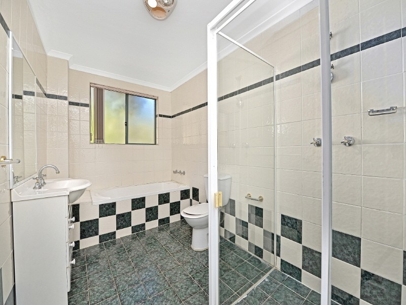 4/40 Chertsey Avenue, Bankstown NSW 2200