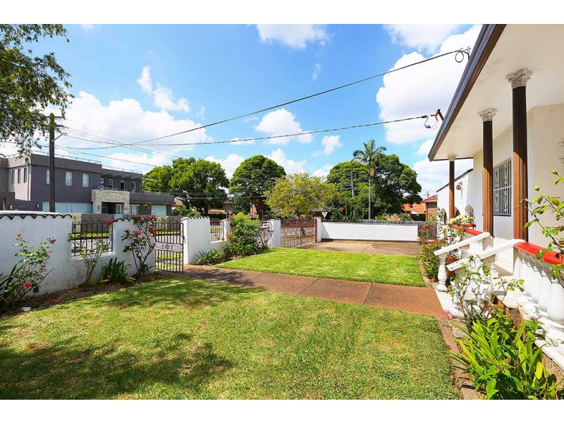 2 Tripod Street, Concord NSW 2137