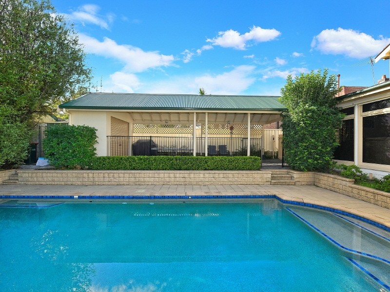 15 Holmwood Avenue, Strathfield South NSW 2136