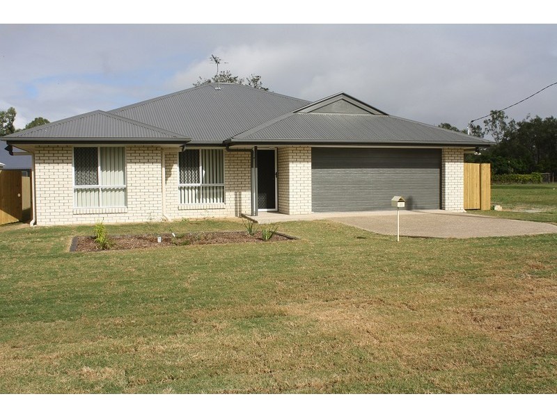 6 DENISON STREET, Nebo QLD 4742