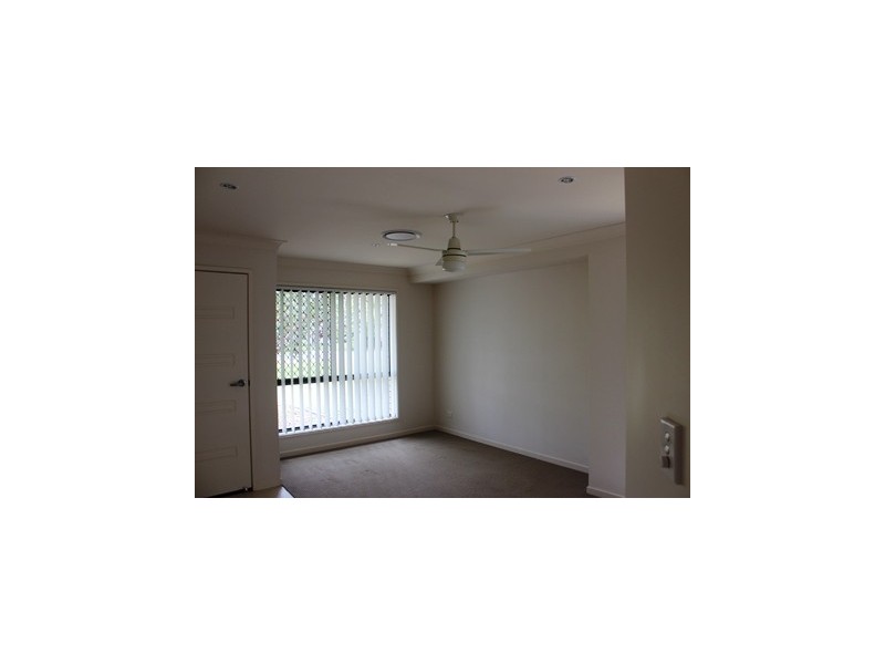 8 Oxford Street, Nebo QLD 4742