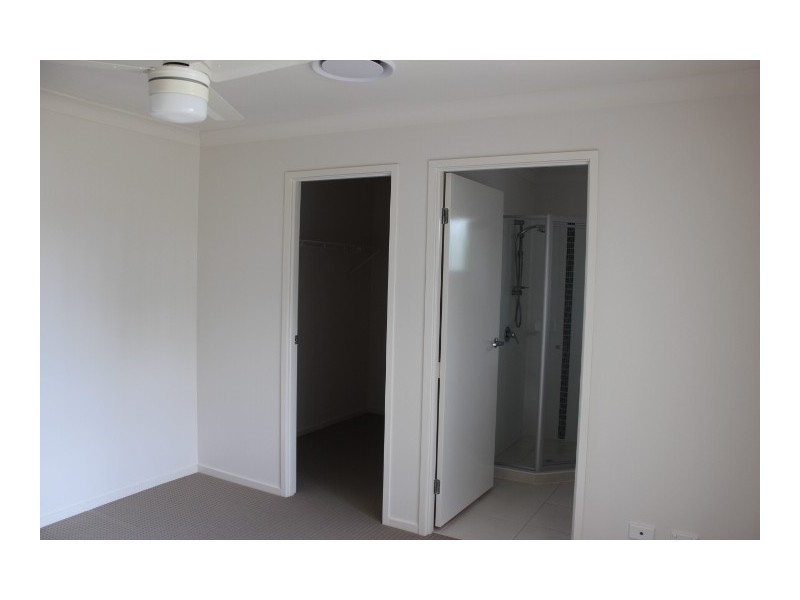 8 Oxford Street, Nebo QLD 4742