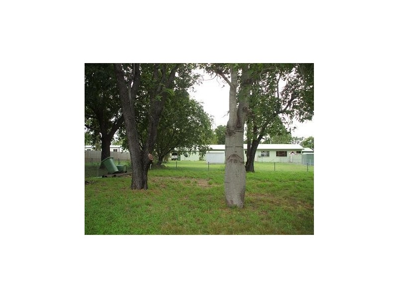 5 BAKER STREET, Nebo QLD 4742