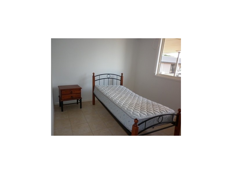 28 D REYNOLDS ST, Nebo QLD 4742