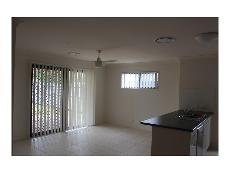 8 Oxford Street, Nebo QLD 4742