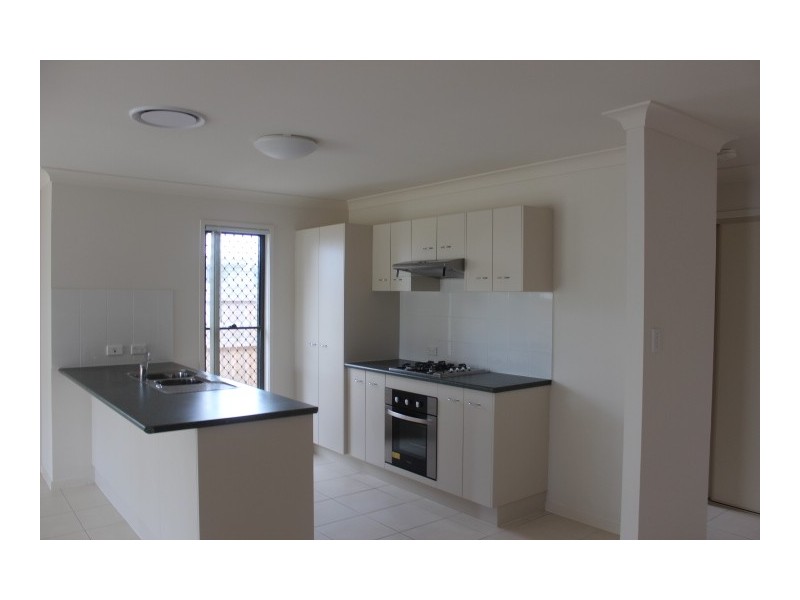 8 Oxford Street, Nebo QLD 4742