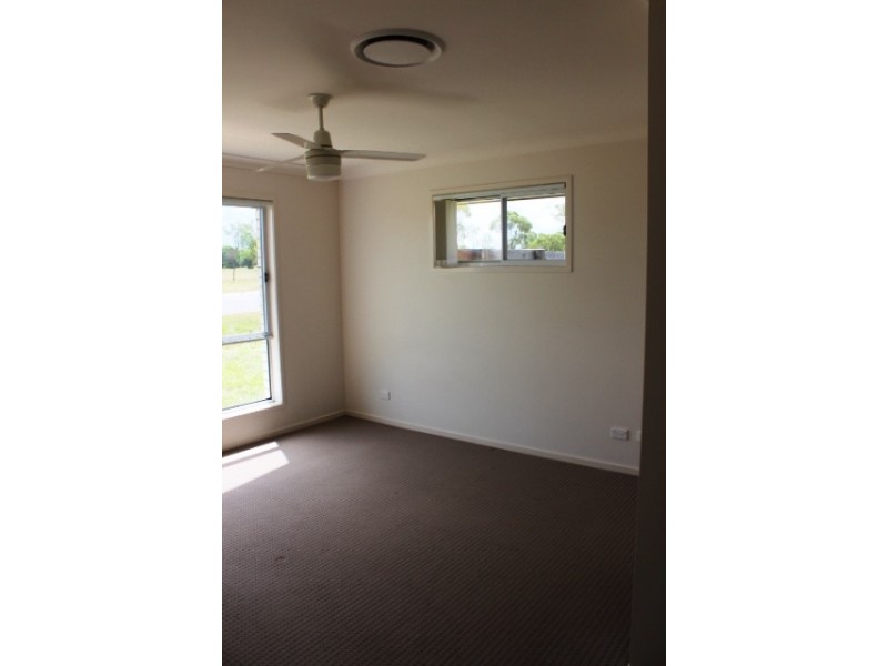 77 ST LAWRENCE STREET, Nebo QLD 4742