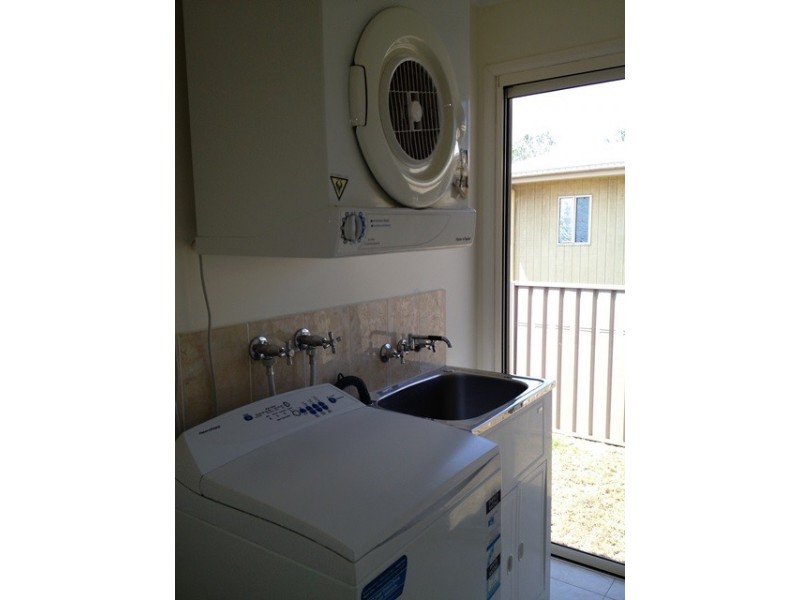 1/9 BAKER STREET, Nebo QLD 4742