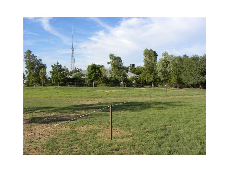 3852  HAZELWOOD, Nebo QLD 4742