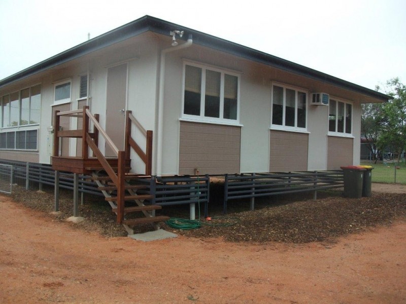 23 Monash Crt CLERMONT, Nebo QLD 4742