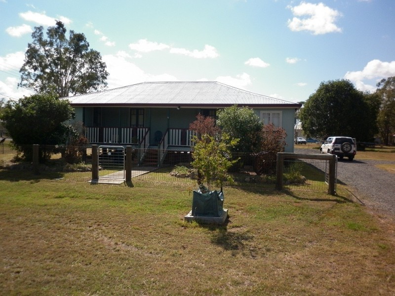 9 Oxford Street, Nebo QLD 4742