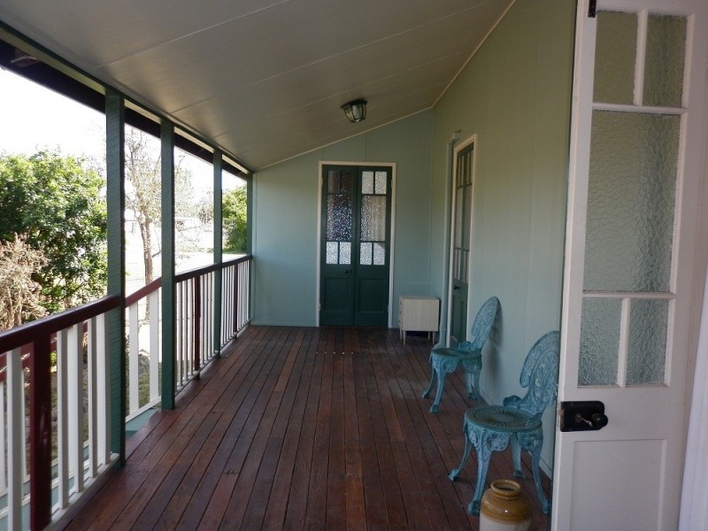 9 Oxford Street, Nebo QLD 4742