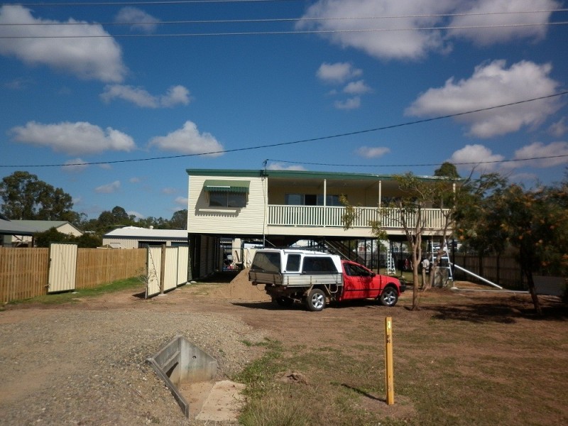 10 OXFORD STREET, Nebo QLD 4742