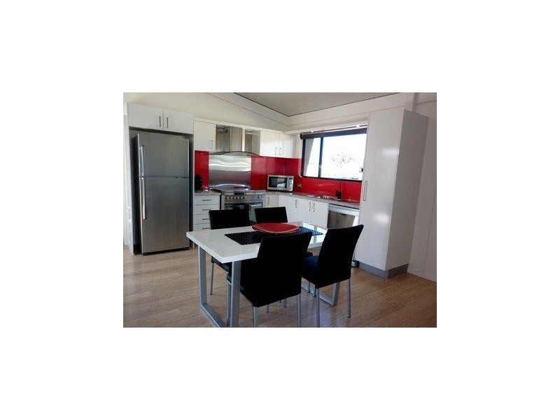 27 Kemmis, Nebo QLD 4742