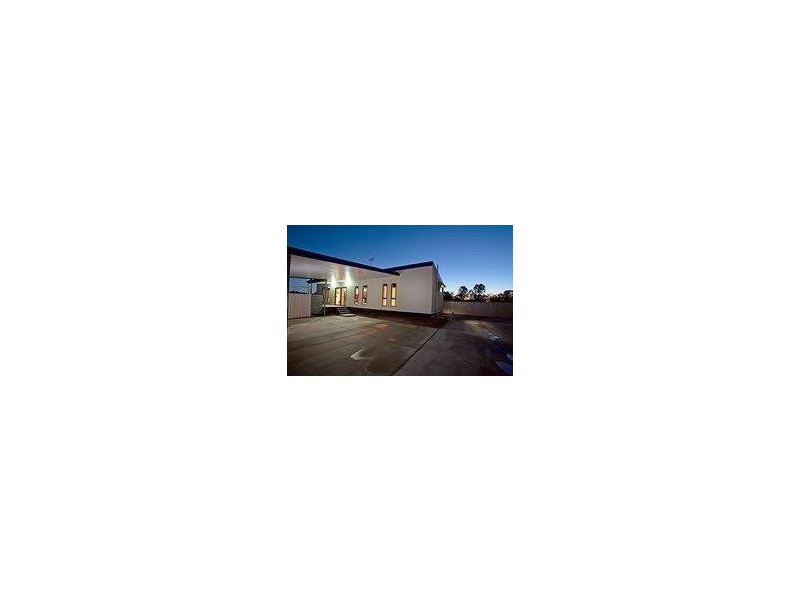 27 Kemmis, Nebo QLD 4742