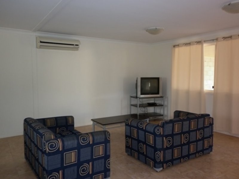 28 REYNOLDS ST, Nebo QLD 4742