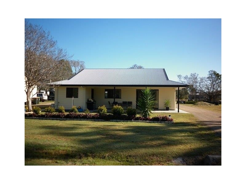 5 BAKER STREET, Nebo QLD 4742