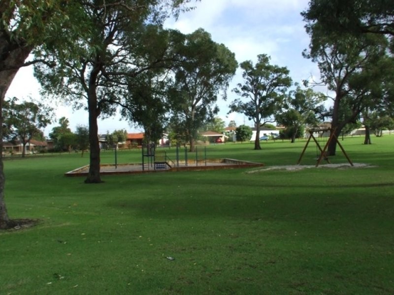 8 Selhurst Way, Balga WA 6061