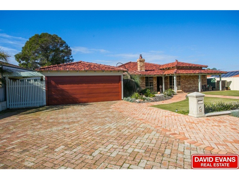 14 Lyell Grove, Woodvale WA 6026