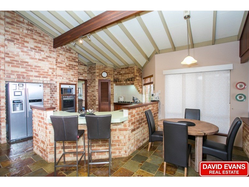 14 Lyell Grove, Woodvale WA 6026