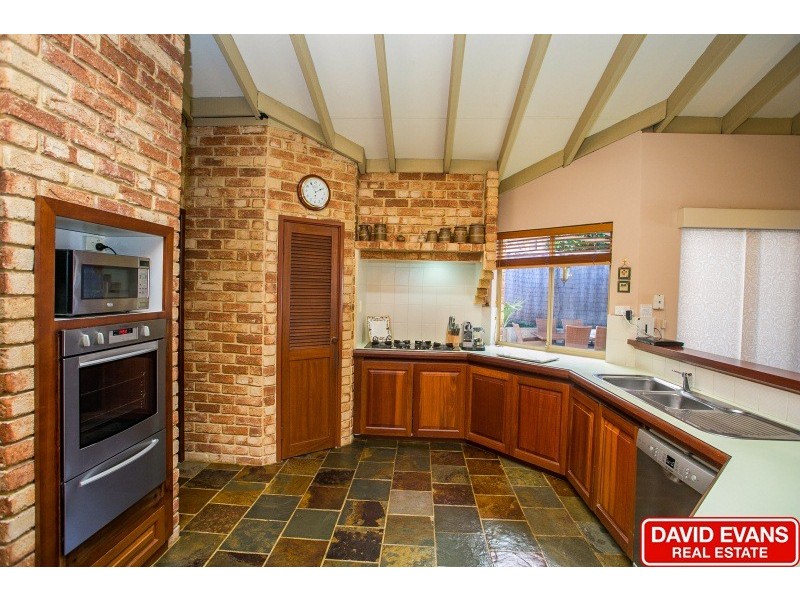 14 Lyell Grove, Woodvale WA 6026