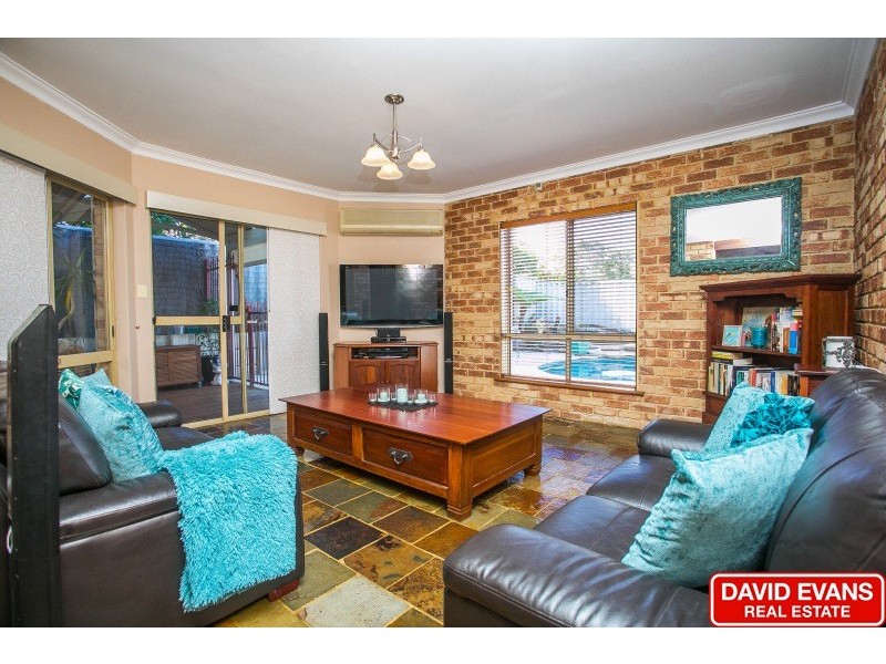 14 Lyell Grove, Woodvale WA 6026