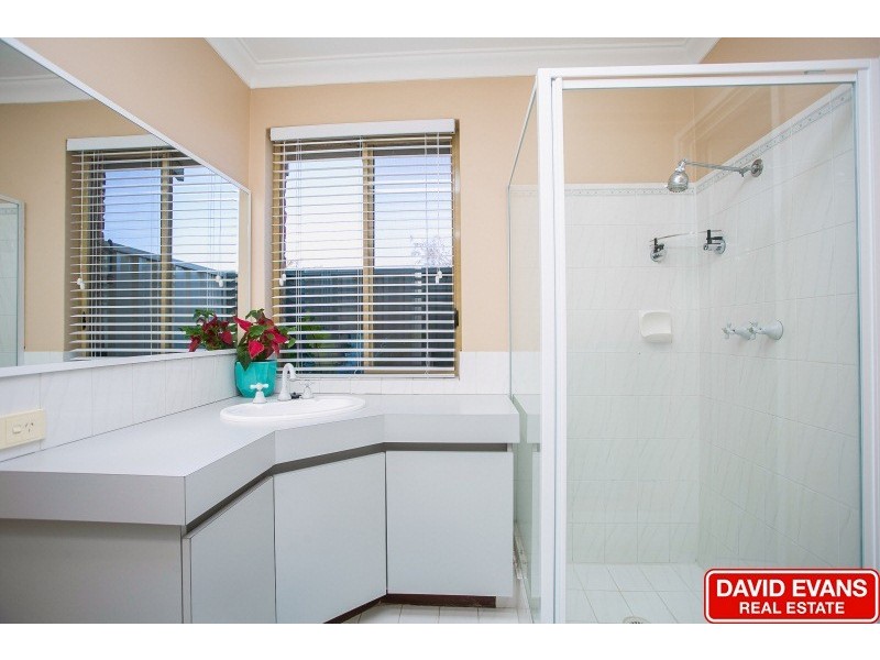 14 Lyell Grove, Woodvale WA 6026