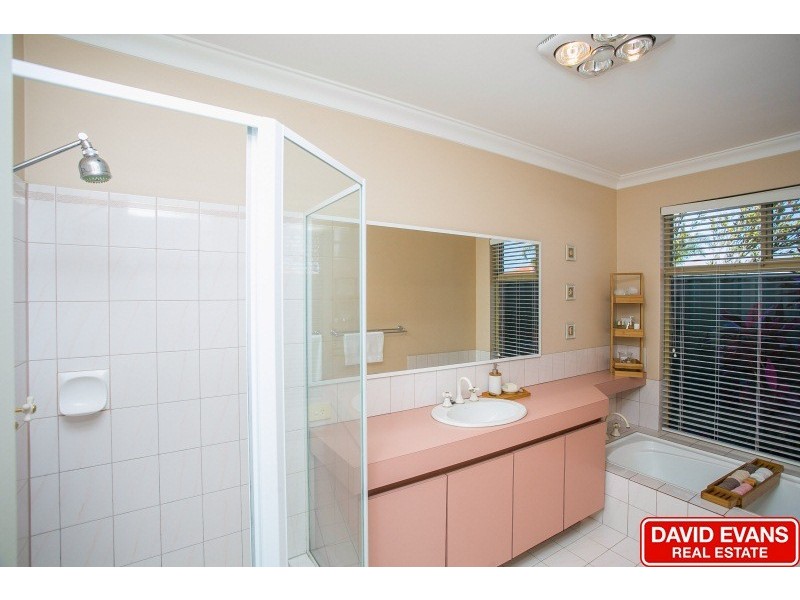 14 Lyell Grove, Woodvale WA 6026