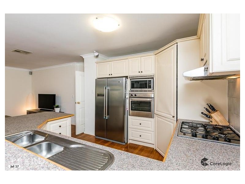 24 Halliday Grove, Hillarys WA 6025