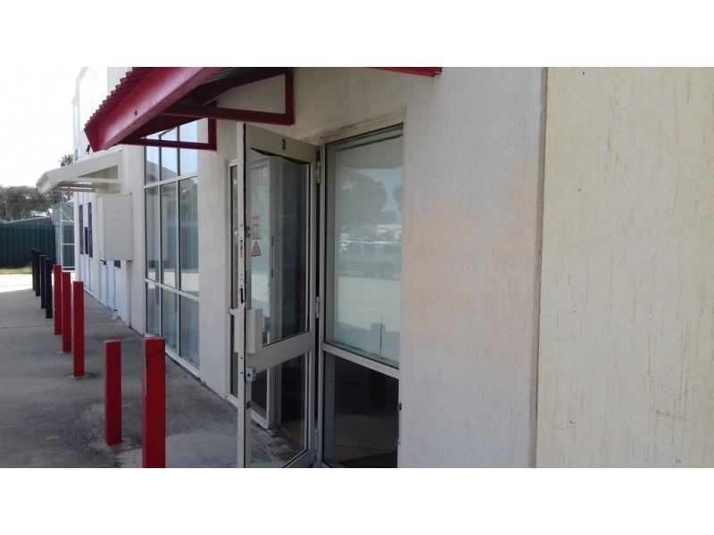 2/4 Nasmyth Road, Rockingham WA 6168