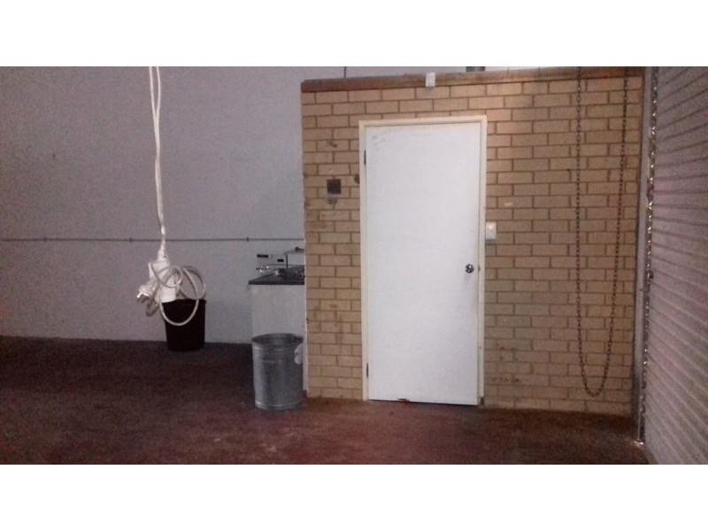 2/4 Nasmyth Road, Rockingham WA 6168