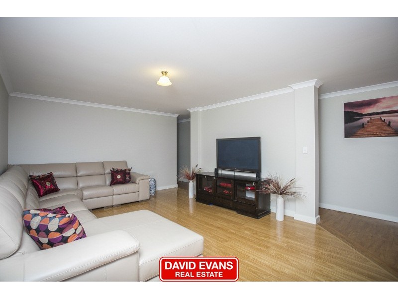 2 Turner Parkway, Carramar WA 6031