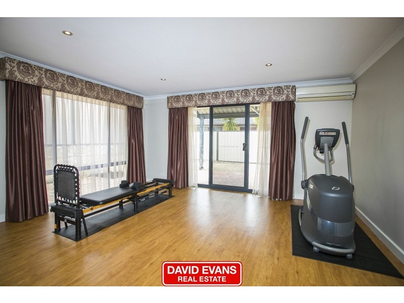 2 Turner Parkway, Carramar WA 6031