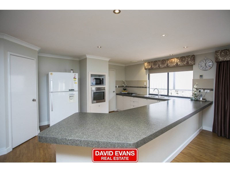 2 Turner Parkway, Carramar WA 6031