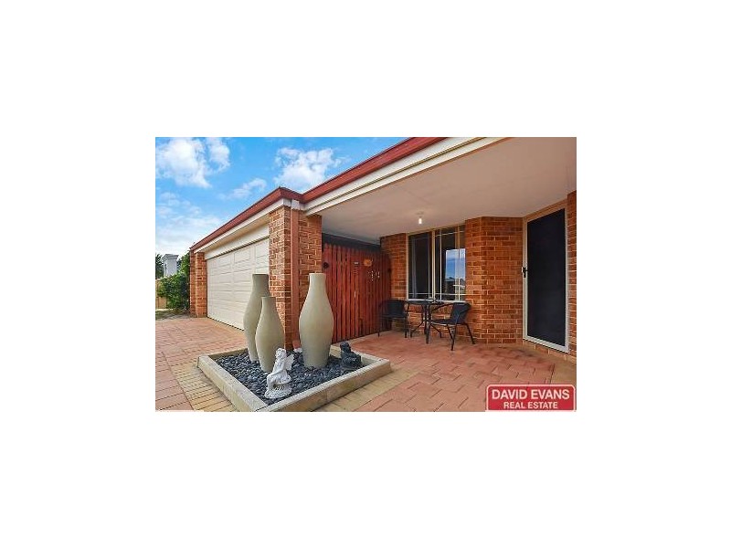 11 Mulwarrie Circle, Wanneroo WA 6065