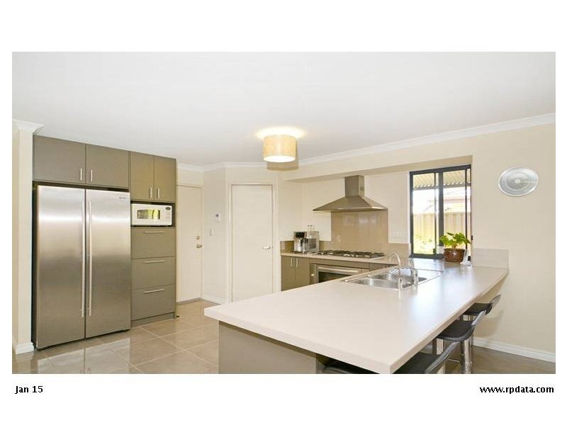 3 Liriope Parkway, Sinagra WA 6065