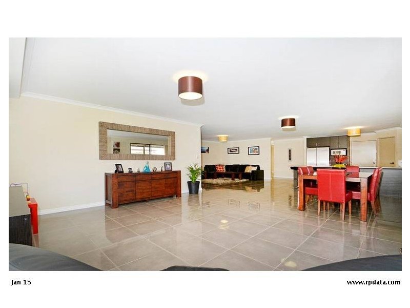 3 Liriope Parkway, Sinagra WA 6065