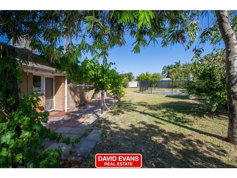 12 Yera Place, Wanneroo WA 6065