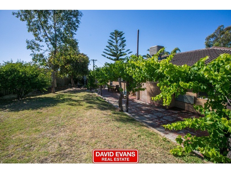 12 Yera Place, Wanneroo WA 6065