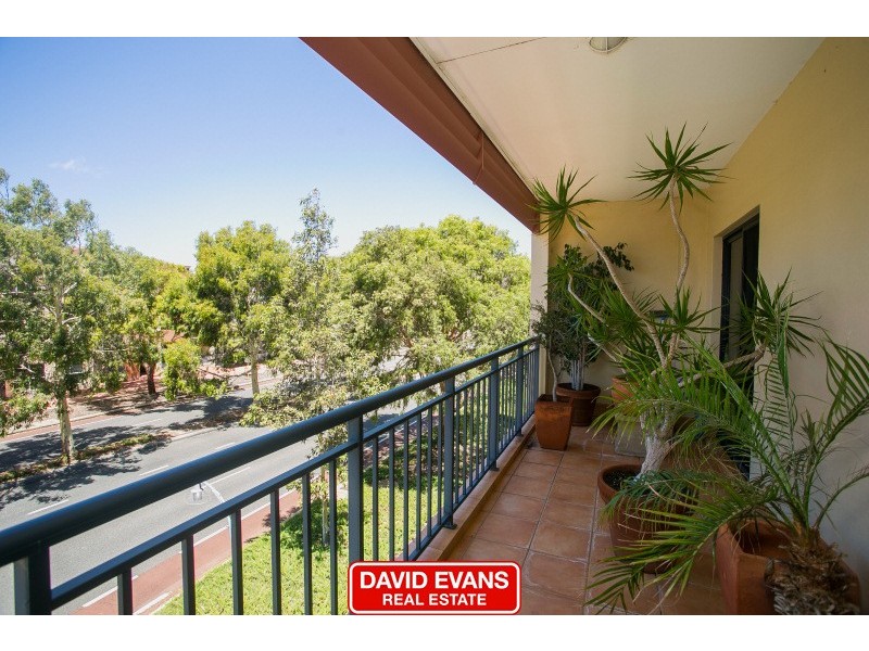 32/18 Kingsbury Road, Joondalup WA 6027