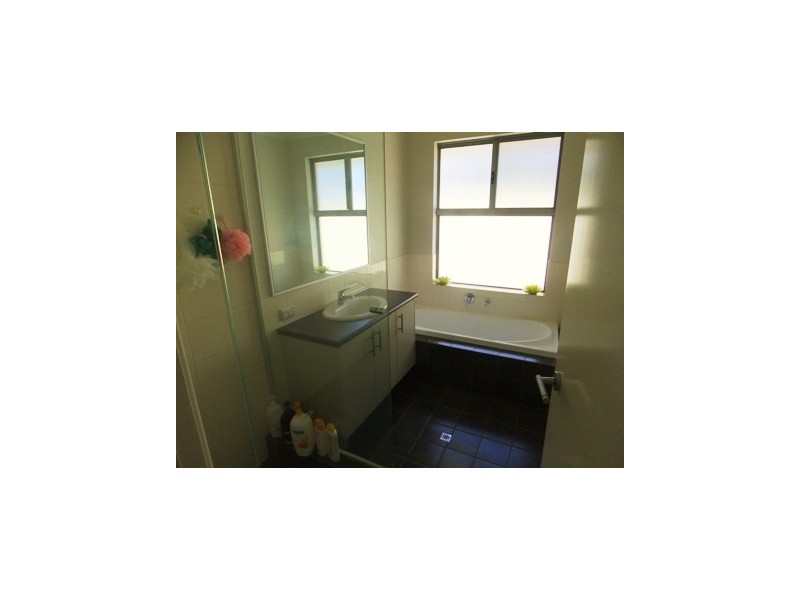 5 Collanda Circuit, Carramar WA 6031