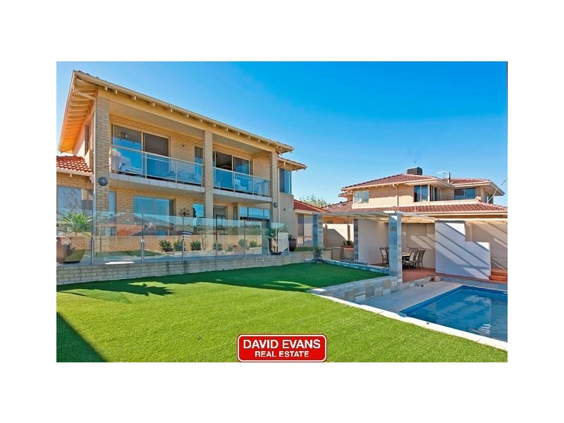 10 Rainbow View, Ocean Reef WA 6027