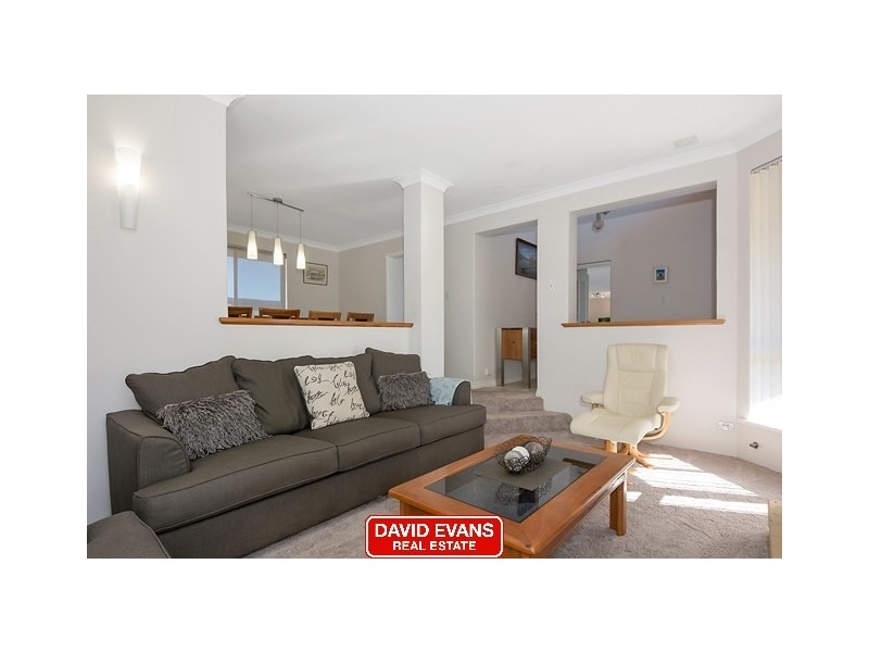 10 Rainbow View, Ocean Reef WA 6027